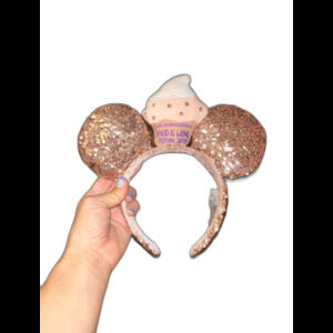 Disney World Epcot International Food and Wine Festival Cupcake Minnie Ears
